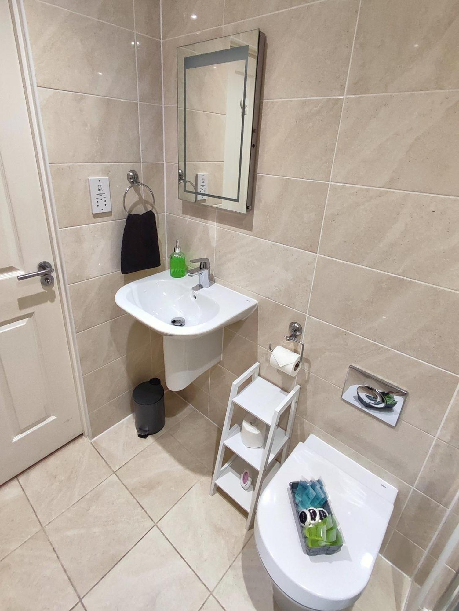 Duplex Apartment In Leeds With King Size Bed - Long Stay Rates Available Eksteriør bilde