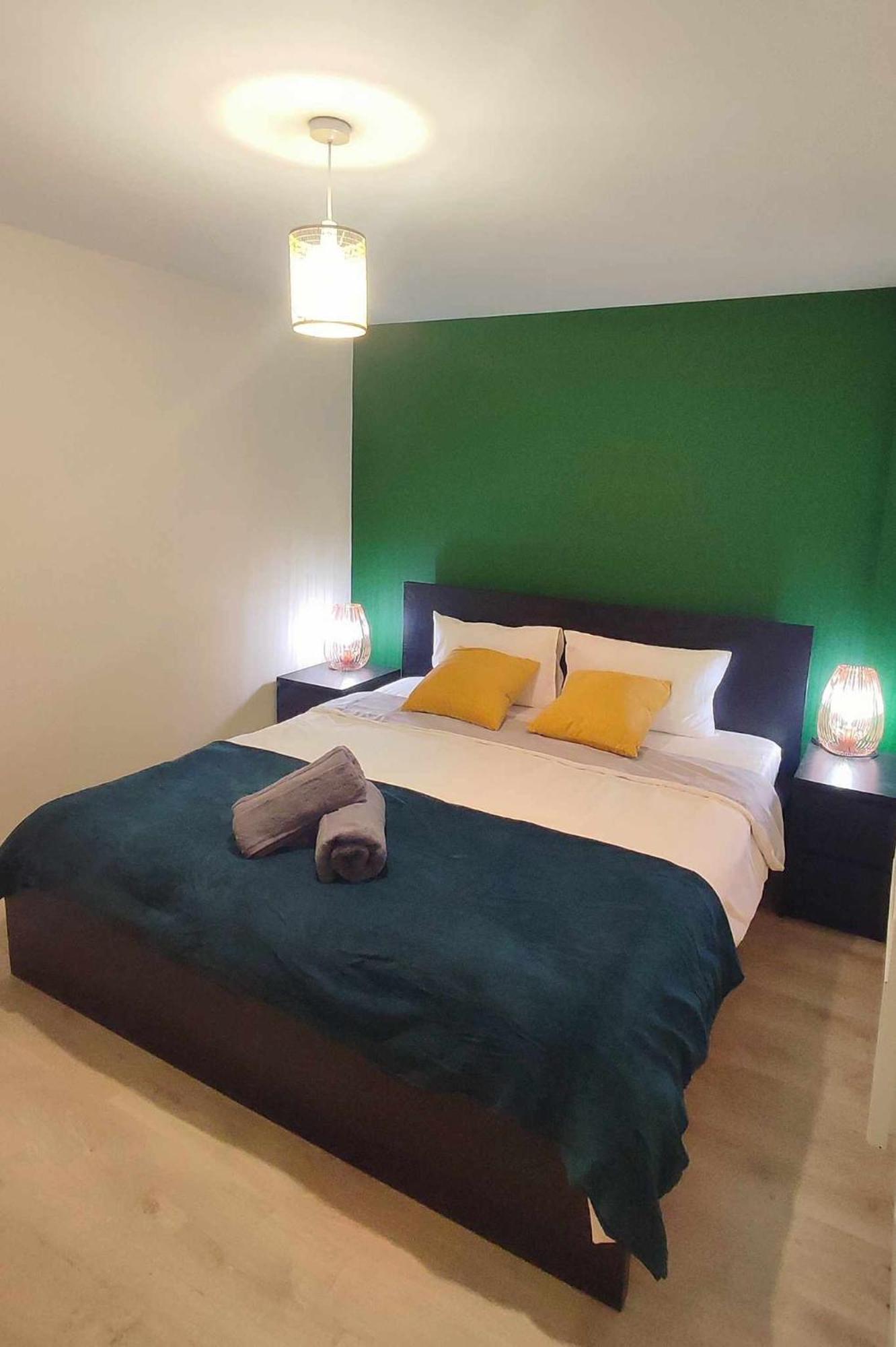 Duplex Apartment In Leeds With King Size Bed - Long Stay Rates Available Eksteriør bilde