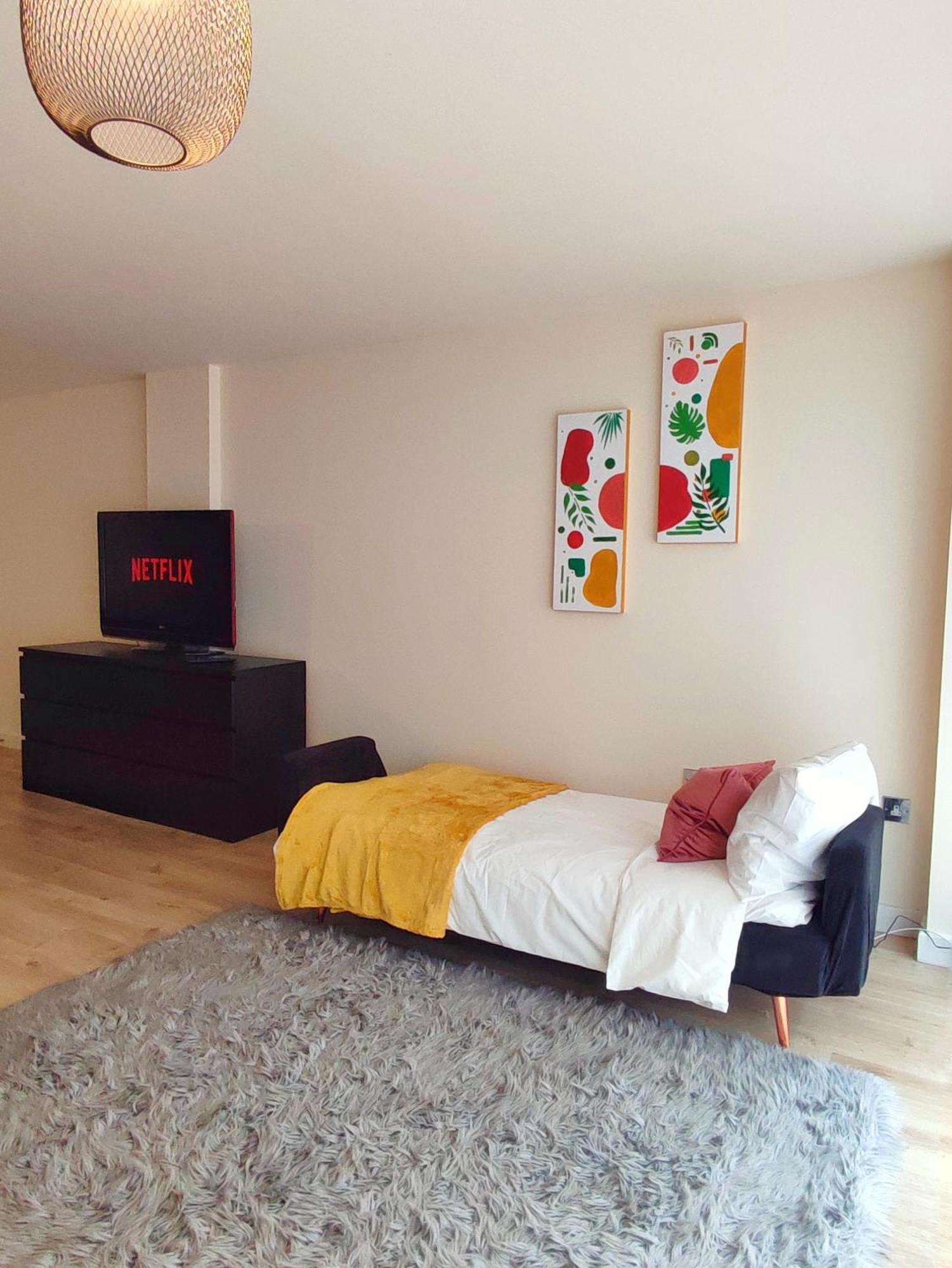 Duplex Apartment In Leeds With King Size Bed - Long Stay Rates Available Eksteriør bilde